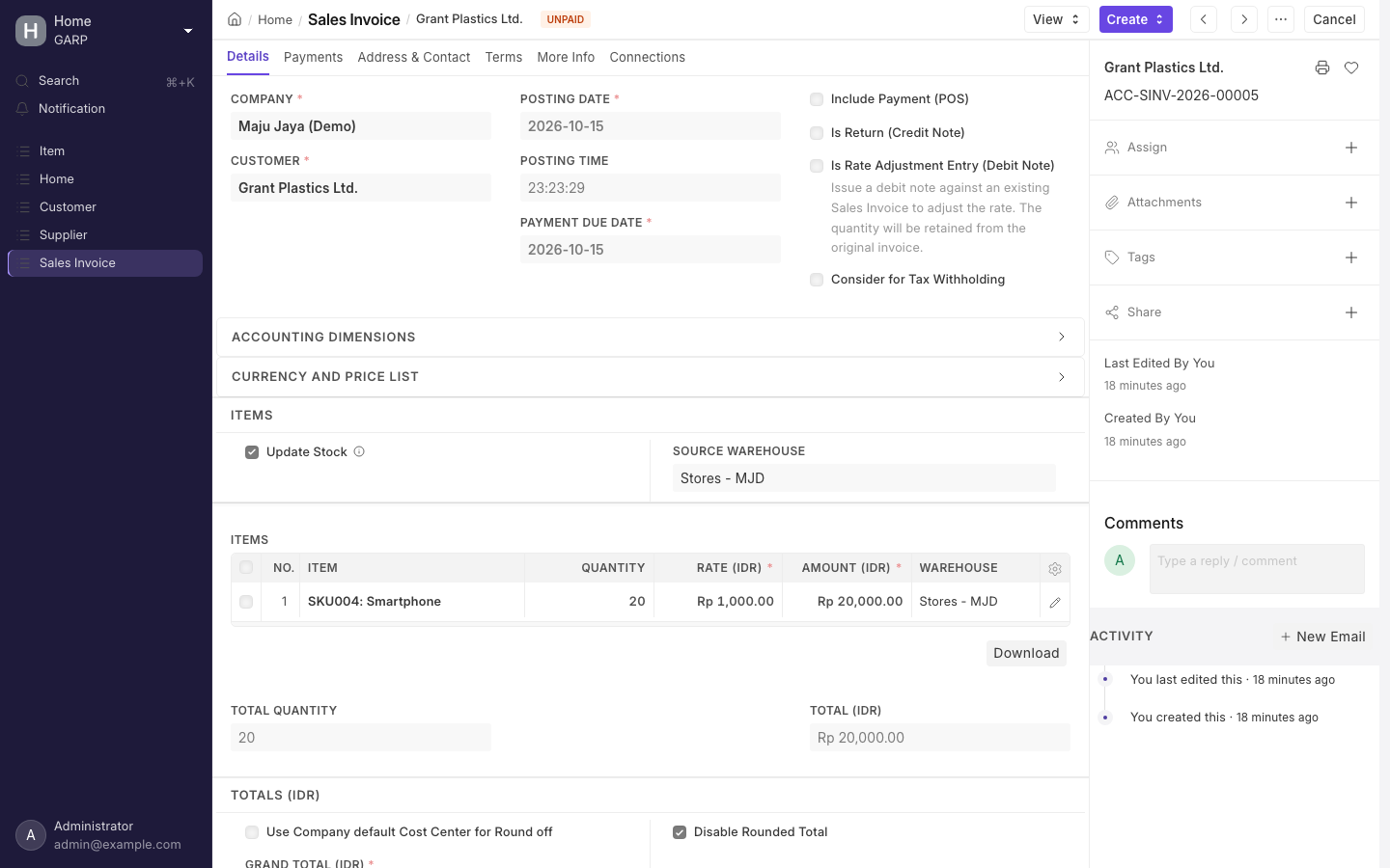 Formulir Sales Invoice, menampilkan customer, tanggal, baris item dan total